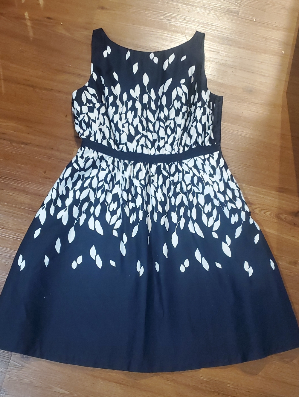 LOFT Navy and White Leaf-Print Sleeveless Fit-and-Flare Dress
